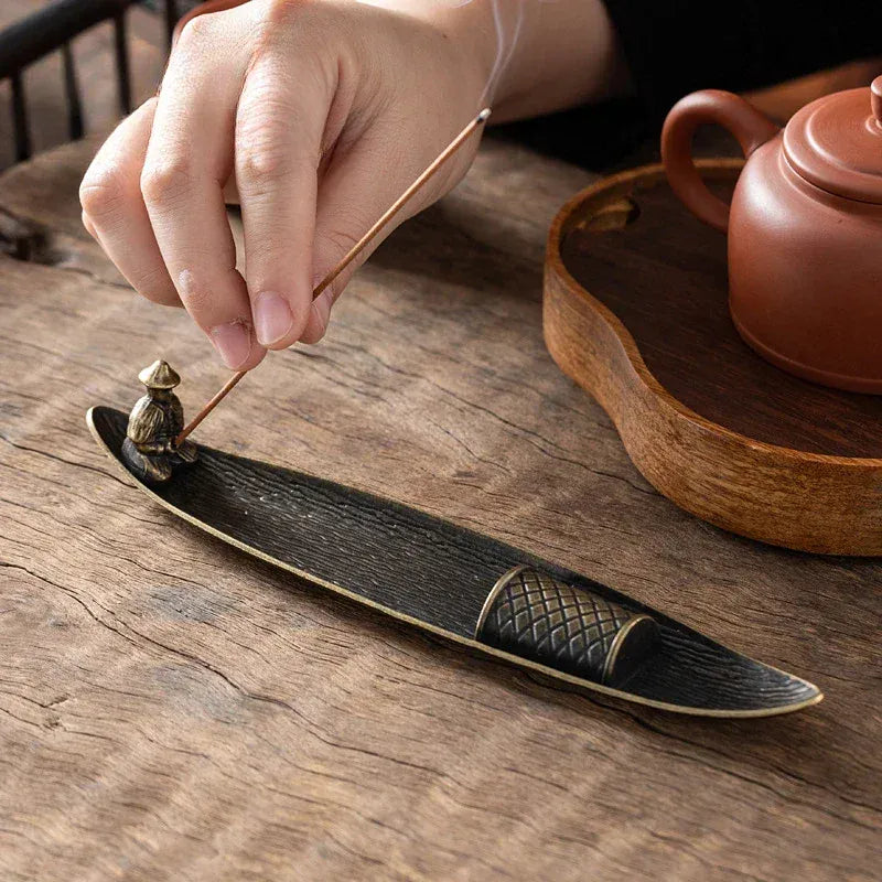 Brûleur d’Encens en Métal – Forme Radeau