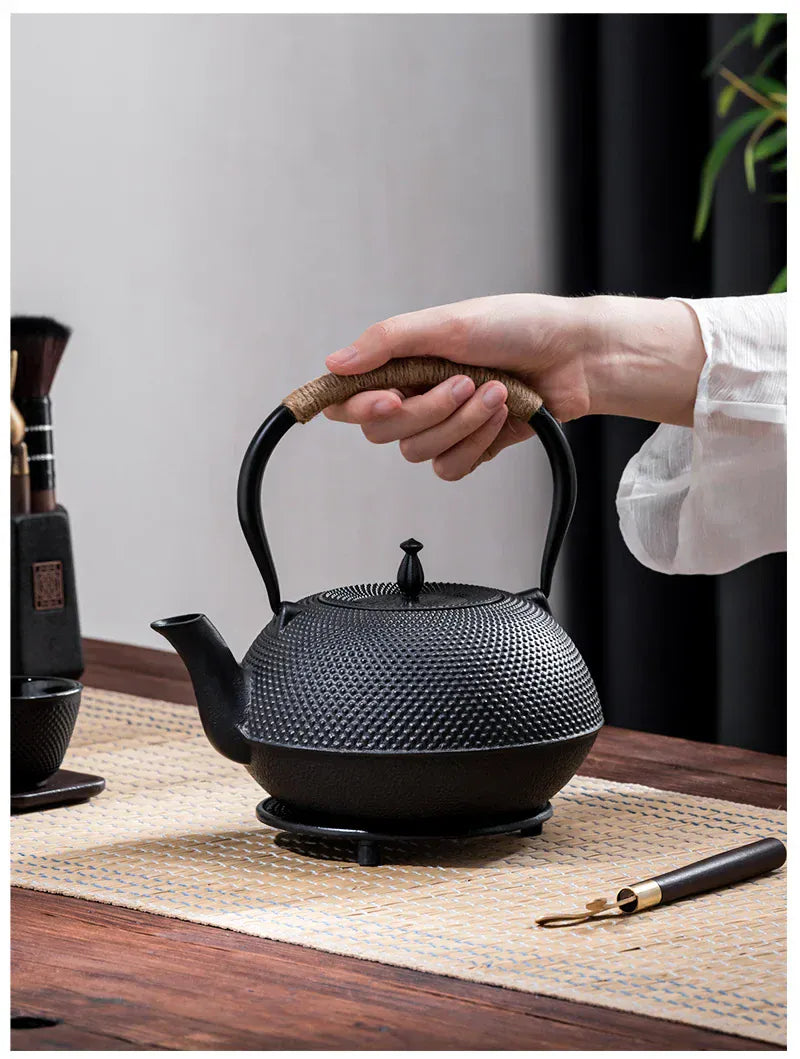 SOULOMIA Théière japonaise en fonte 900 ml – Motif fleurs de cerisier avec filtre à thé