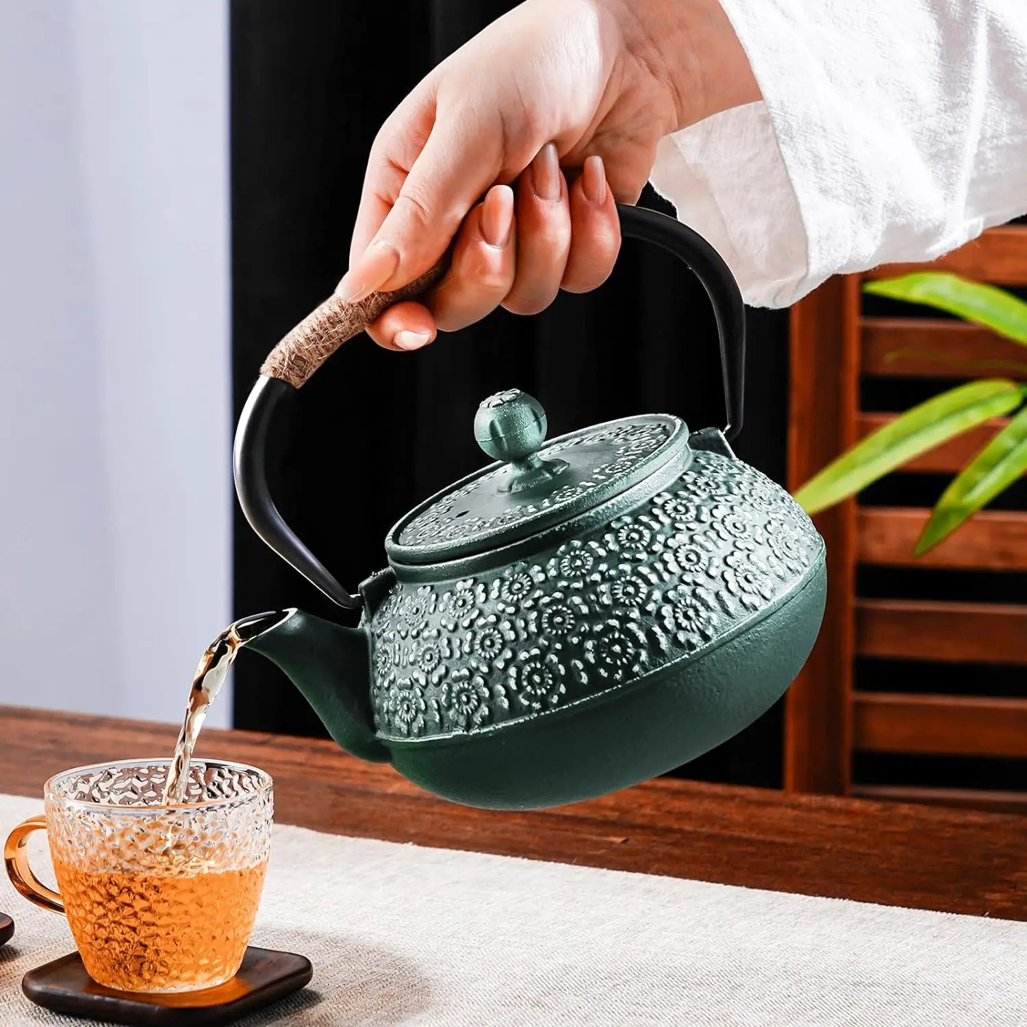 SOULOMIA Théière japonaise en fonte 900 ml – Motif fleurs de cerisier avec filtre à thé