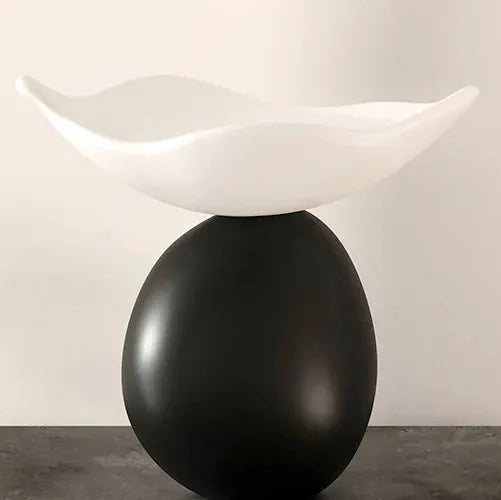 Vase décoratif en résine moderne