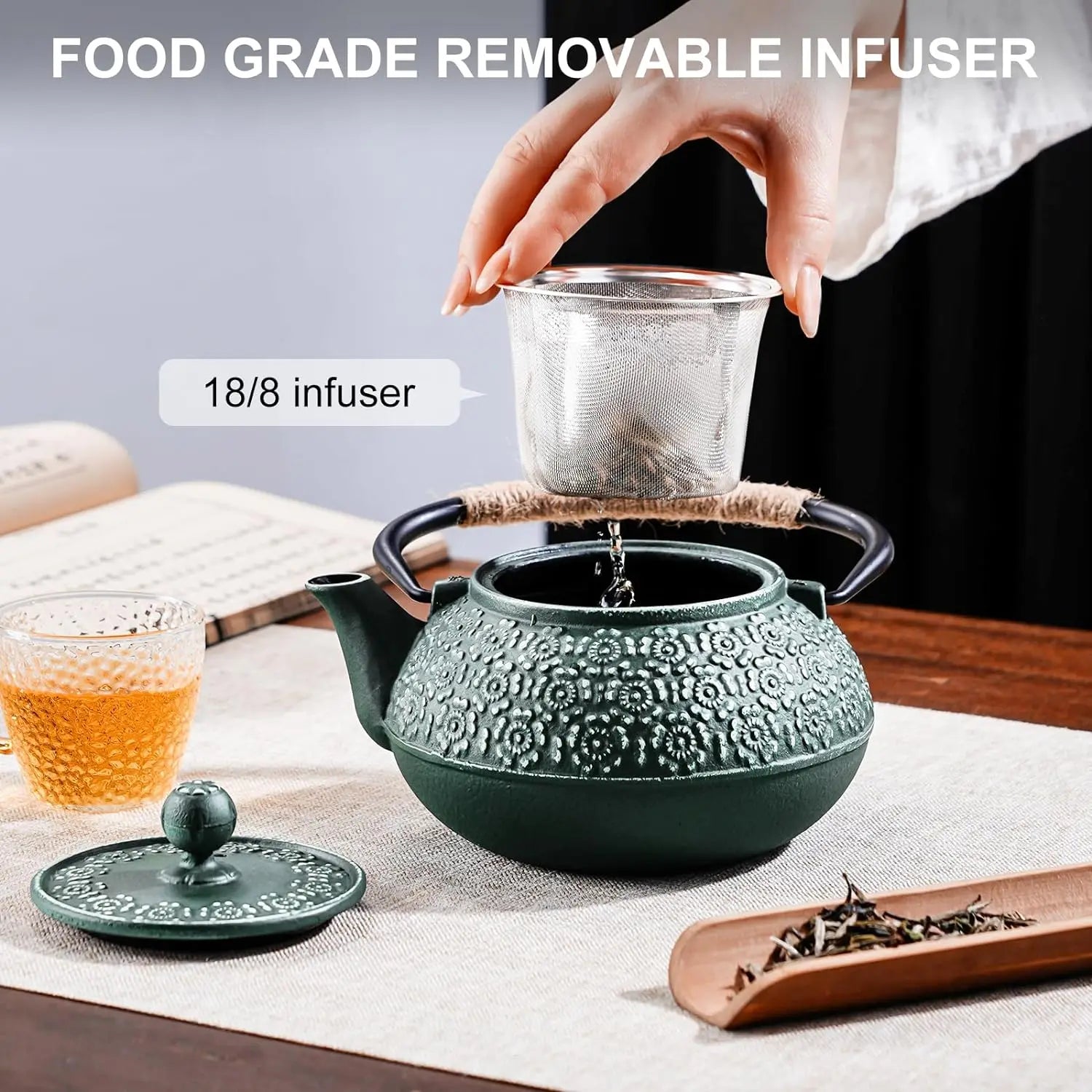 Théière japonaise en fonte 900 ml – Motif fleurs de cerisier avec filtre à thé