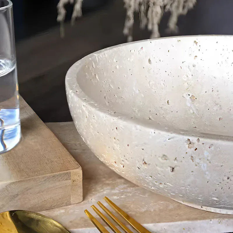 Vase en marbre rond et large