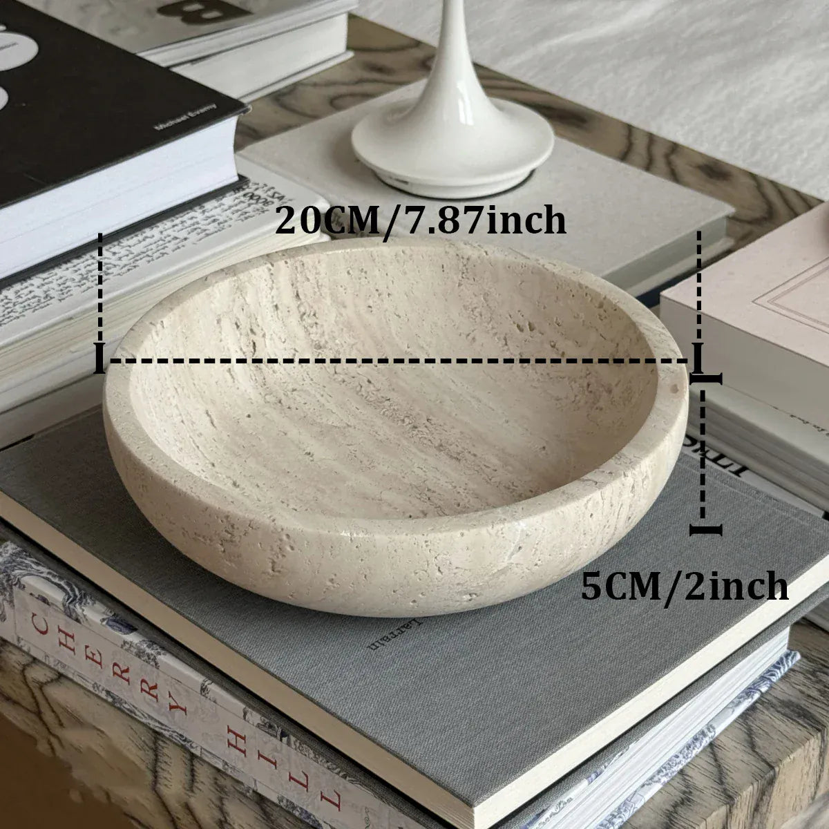 Vase en marbre rond et large